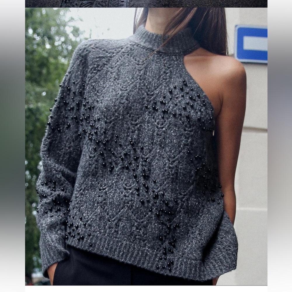 Cozy Gray Off-the-Shoulder Sweater with Textured Yarn